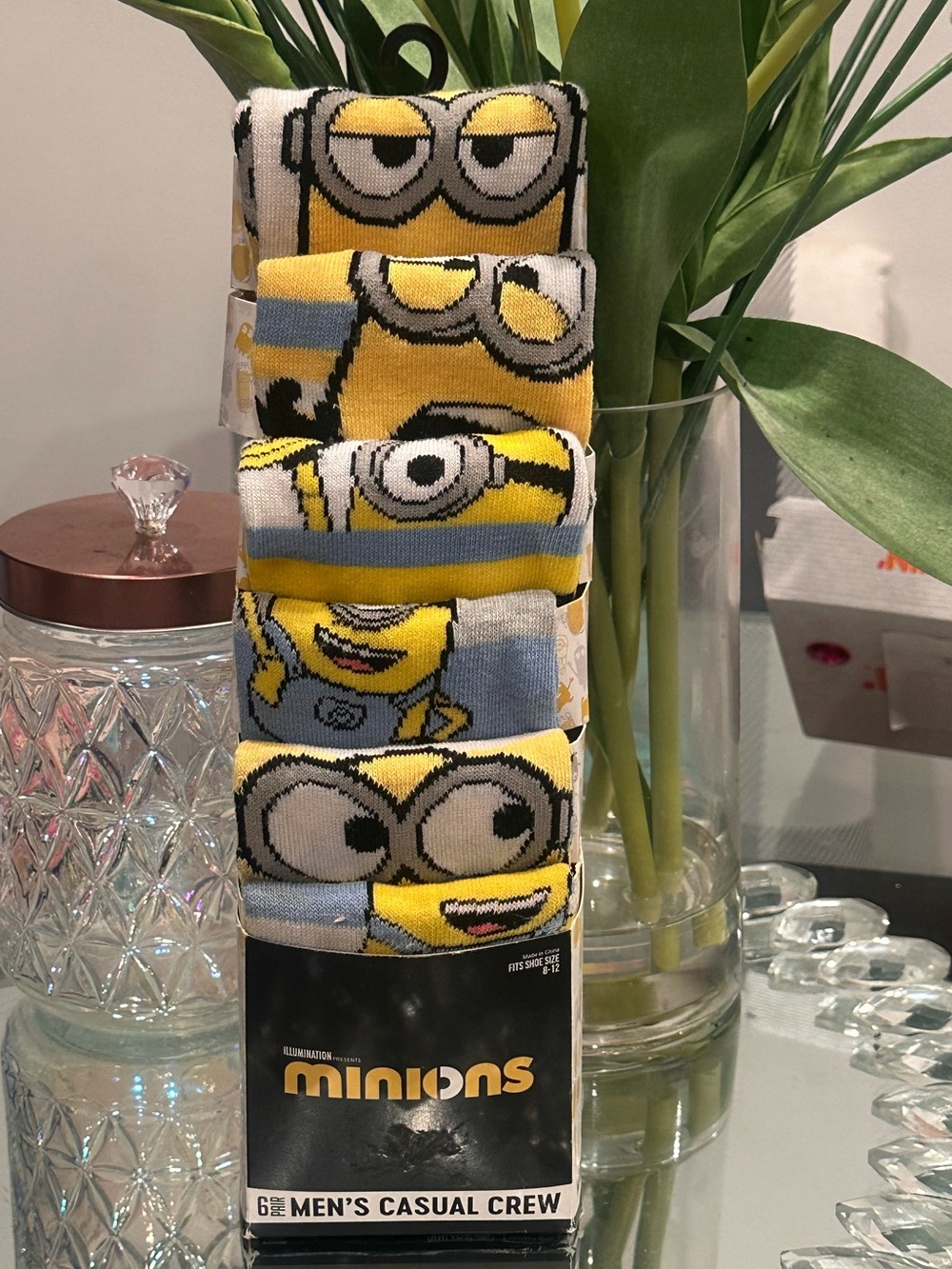 NEW Minions 6 Pair Men's Casual Crew Socks 8-12 Movie Character Gift NWT Cartoon